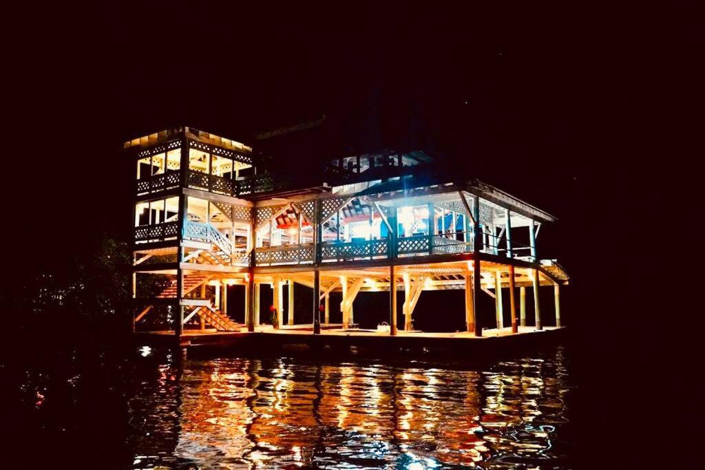 The Dock Resort Over Water Retreat West End Kültér fotó