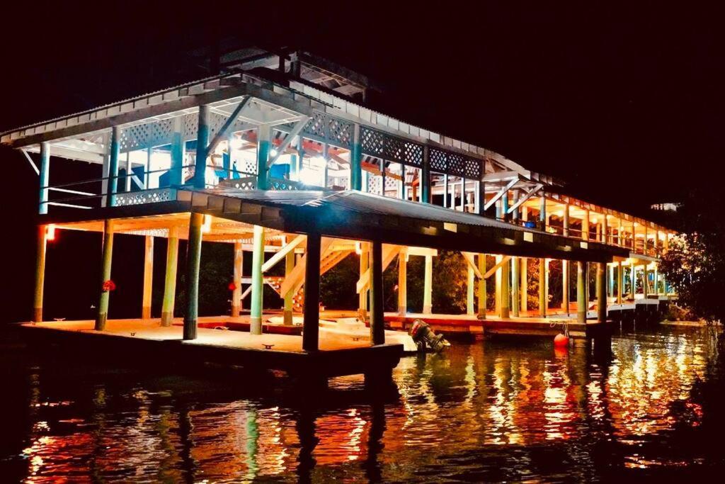 The Dock Resort Over Water Retreat West End Kültér fotó